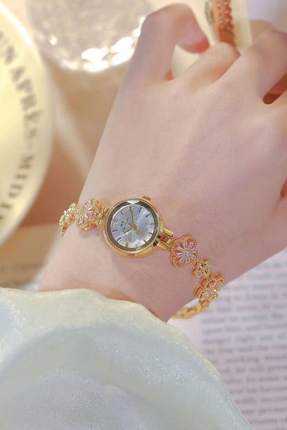 New Luxury Ladies Watch Gold Silver Small Bracelet Quartz Wristwatches Woman Wristwatch Gift